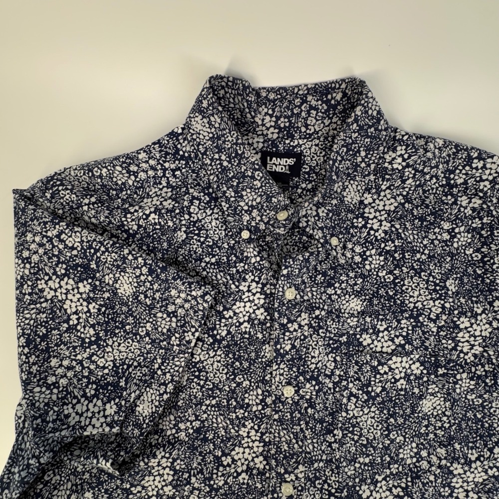 Lands End Mens XL Navy Blue White Micro Floral Short Sleeve Button Down Shirt